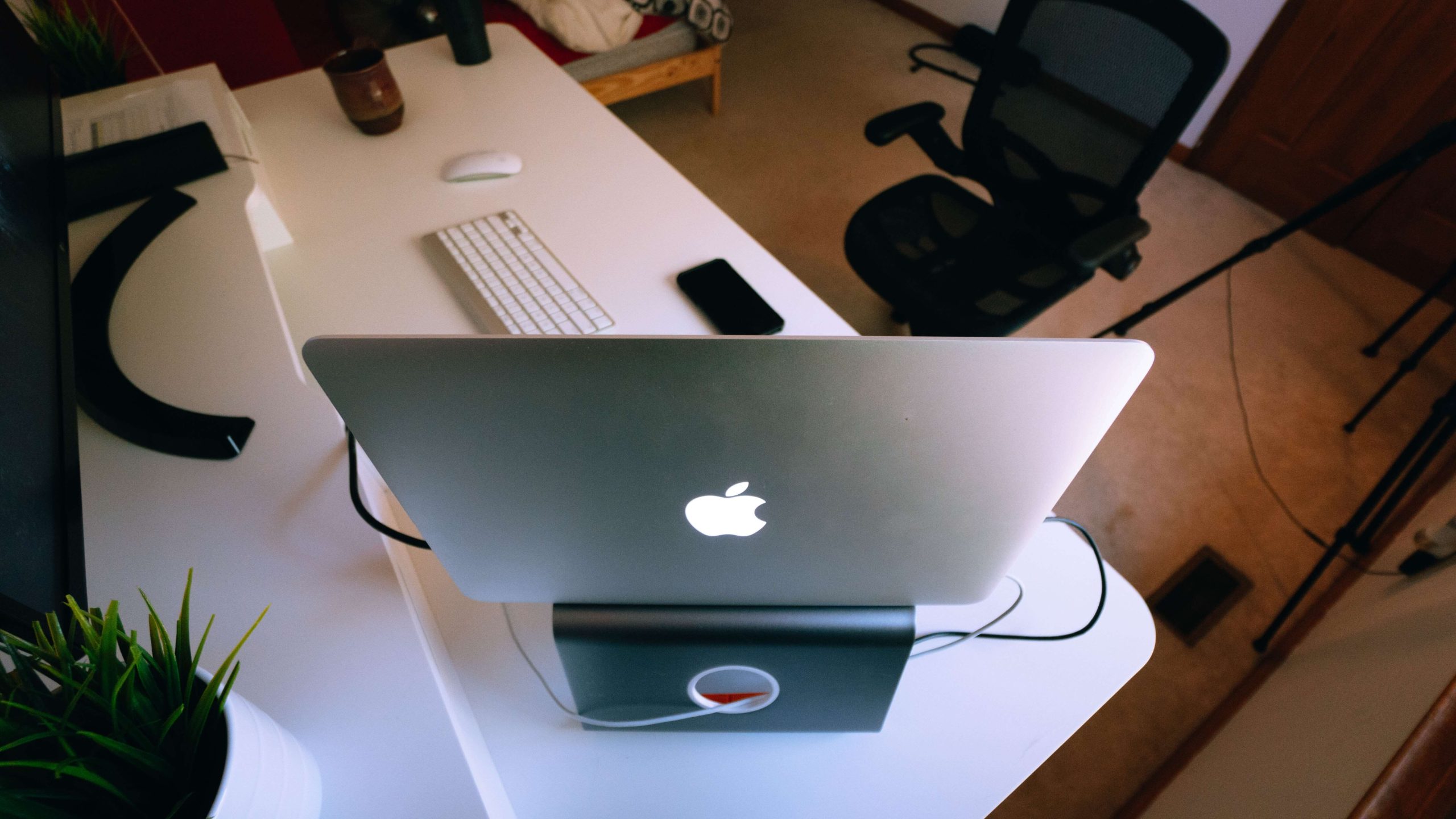 sit-stand desks for healthier productive workforc